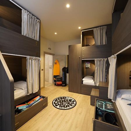 "La Locanda" Campione Del Garda Hostel Bagian luar foto