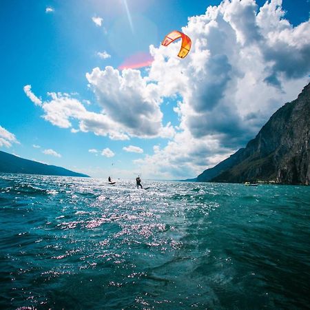 "La Locanda" Campione Del Garda Hostel Bagian luar foto