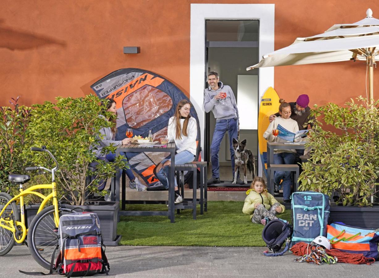 "La Locanda" Campione Del Garda Hostel Bagian luar foto